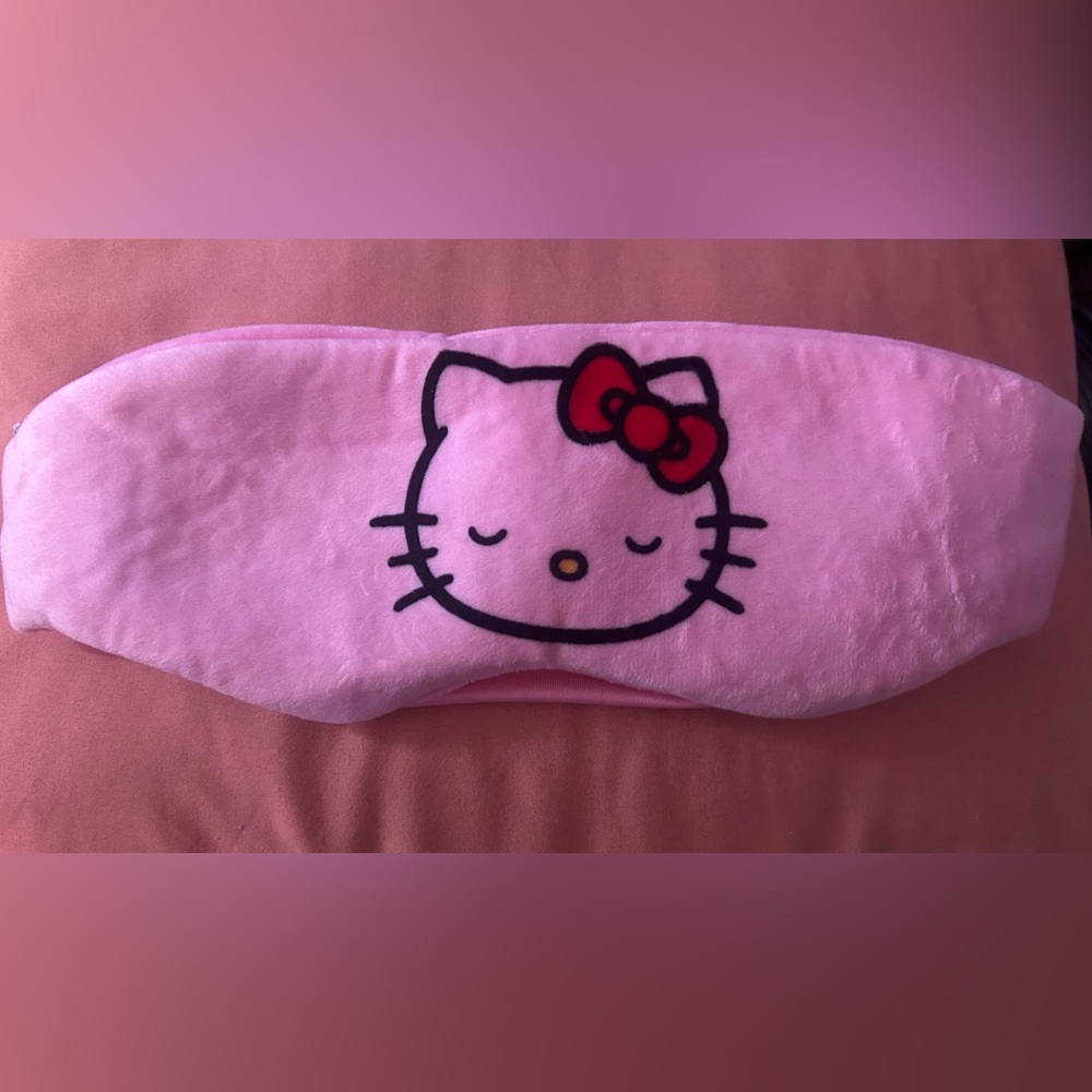 Hello Kitty Bluetooth wireless eye mask (pre-owned) still in very good condition